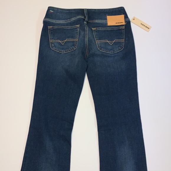 🆕 Diesel “Cherock” Flare Jeans - Women’s Size 28 x 34 - Picture 4 of 8